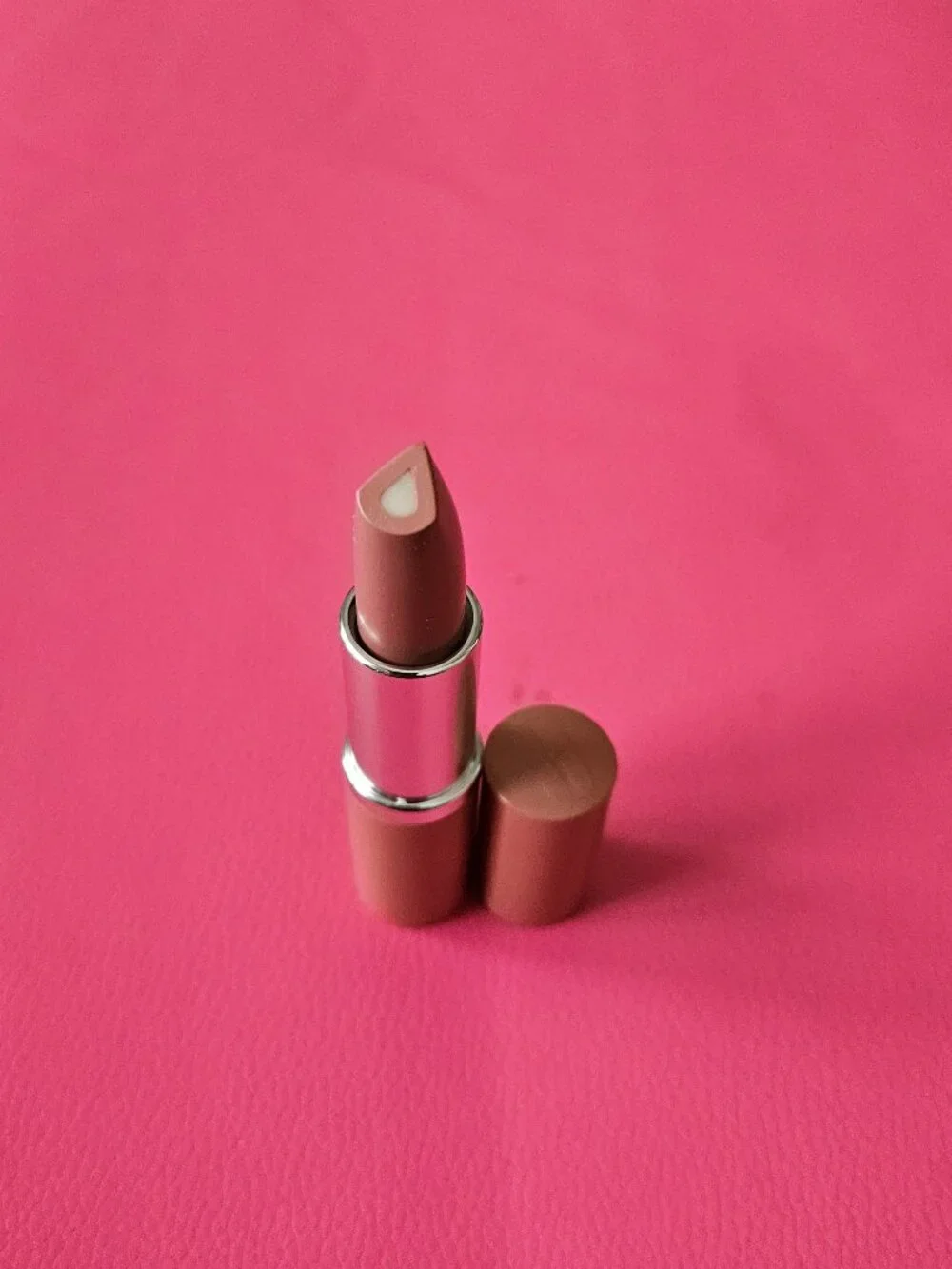 Clinique Dramatically Different Lipstick #01 Barely 0.1 oz 3g New